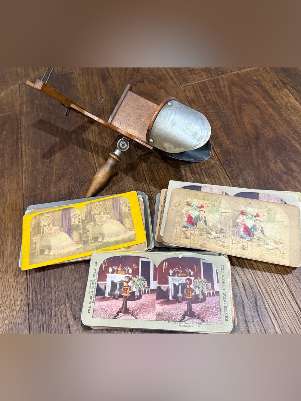 Stereoscope viewer & 50+  cards - Antique vintage 1890-early 1900’s.  Great